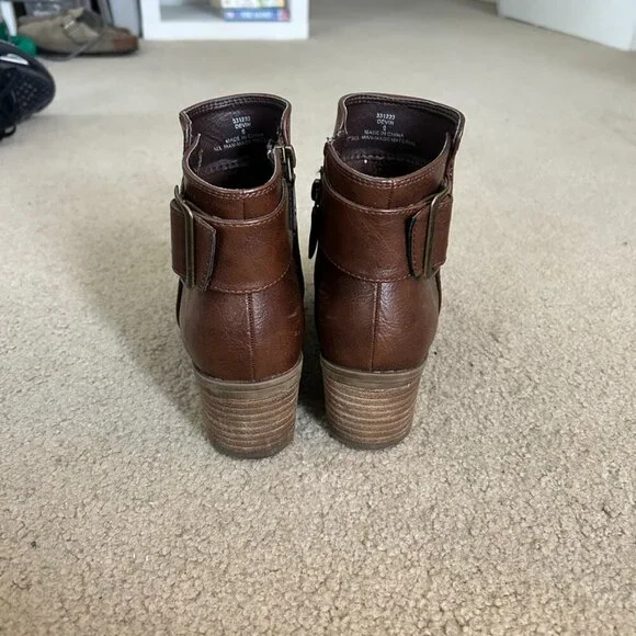 brown booties with buckle - Picture 5 of 6